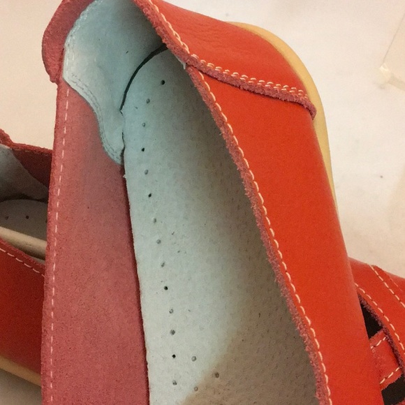 Women Red Leather Flat Shoes - Picture 5 of 5